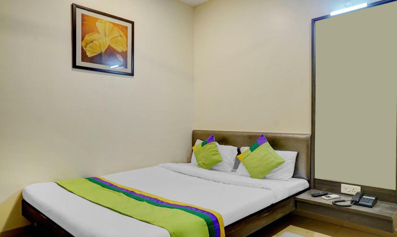 Treebo Bhagyashree Executive Hotel Mundhwa Bagian luar foto