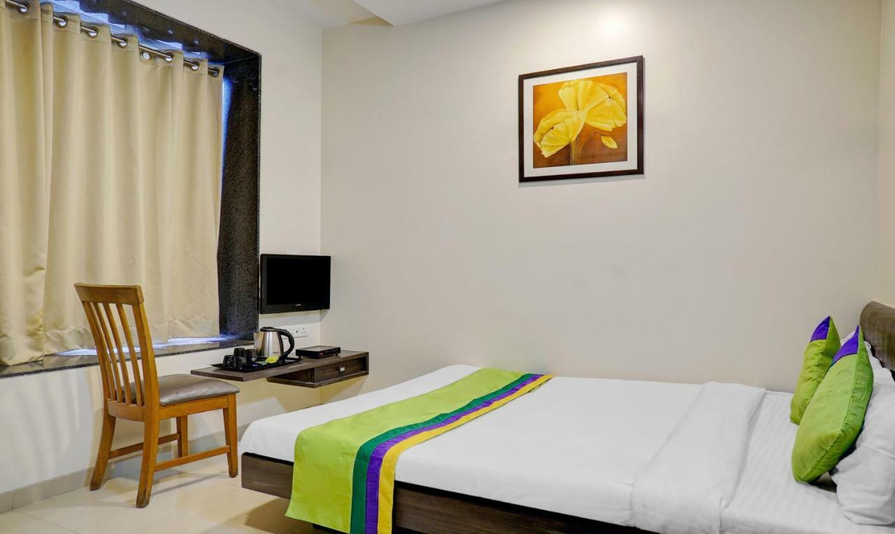 Treebo Bhagyashree Executive Hotel Mundhwa Bagian luar foto