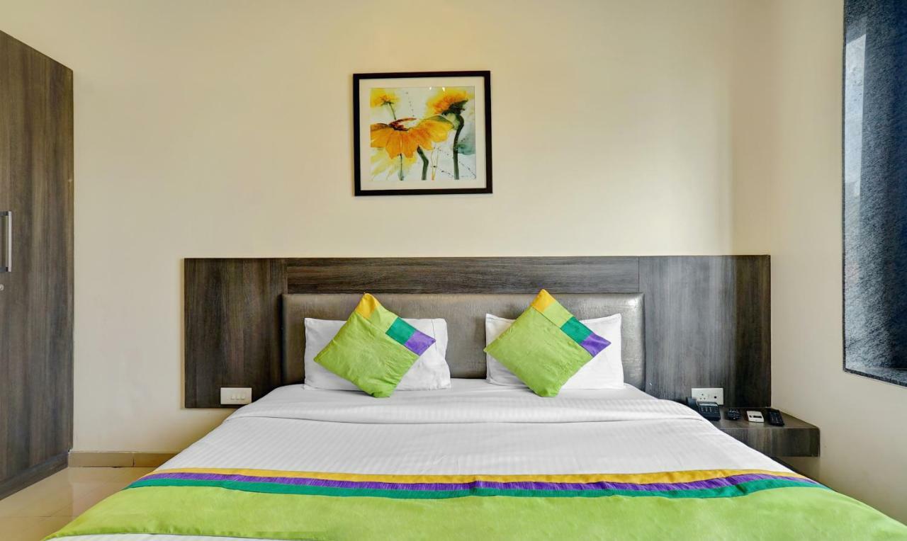 Treebo Bhagyashree Executive Hotel Mundhwa Bagian luar foto